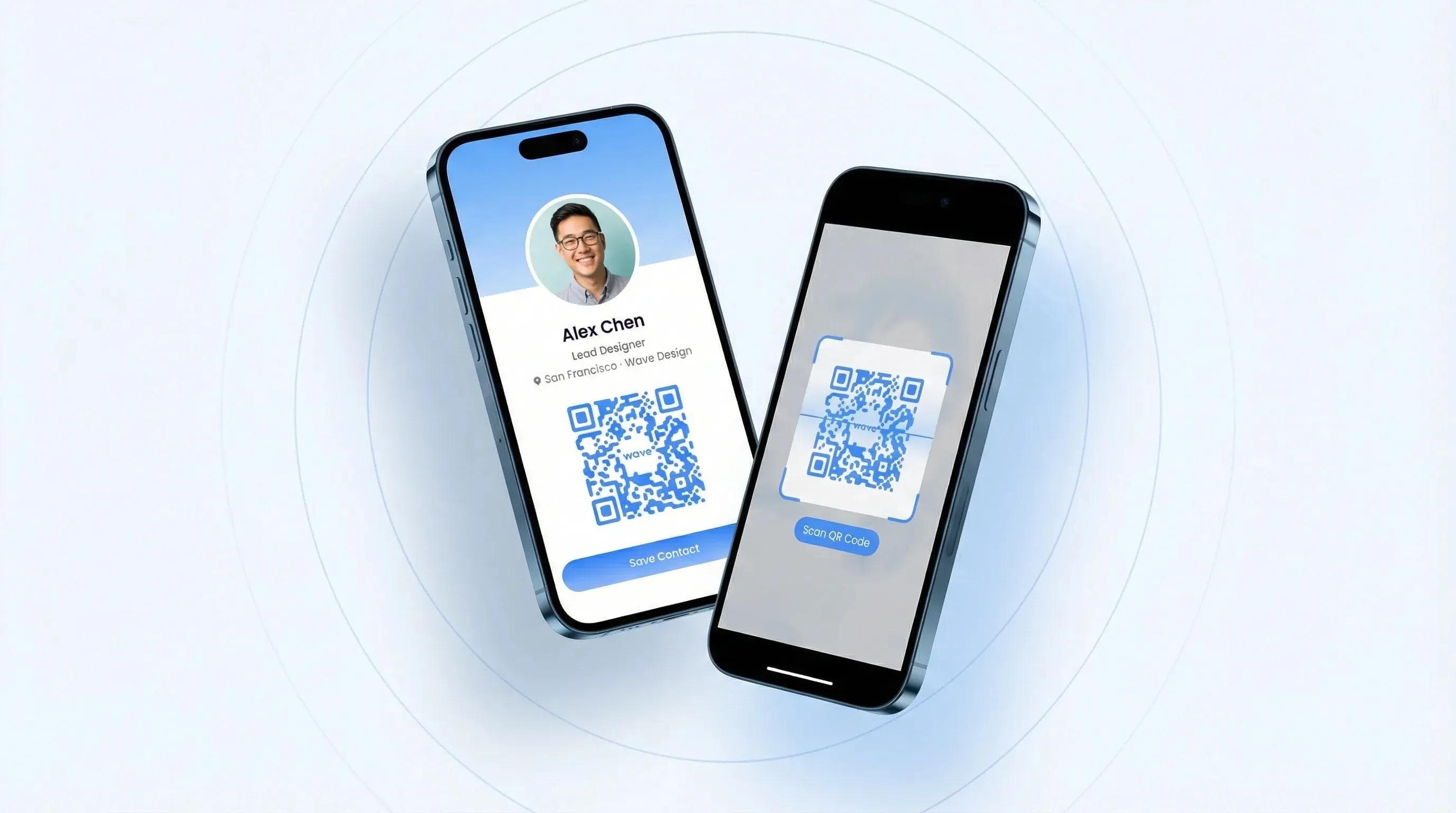 هاتف ذكي يعرض بطاقة عمل رقمية مع مسح رمز QR