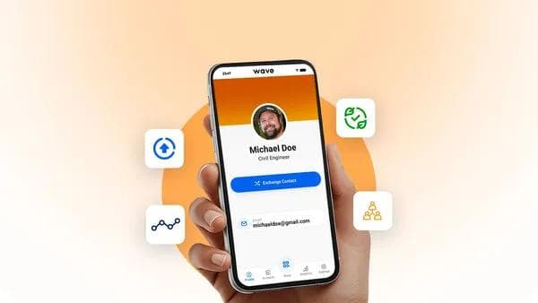 يد تحمل هاتفًا يعرض بطاقة عمل رقمية وتحيط به أيقونات تفاعلية
