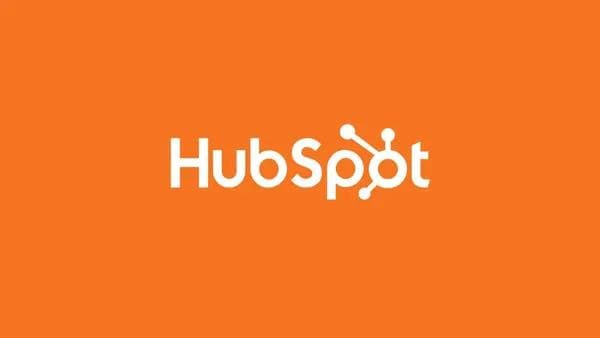 HubSpot-Logo auf schwarzem Hintergrund